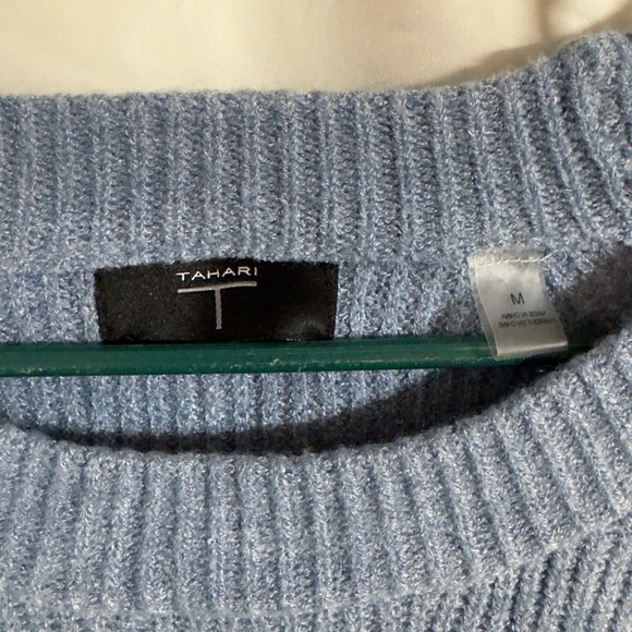 Tahari super comfy soft blue sweater - Picture 2 of 3